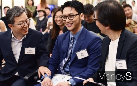 [머니S포토] 2019 서울비엔날레 홍보대사 위촉식 참석한 변요한