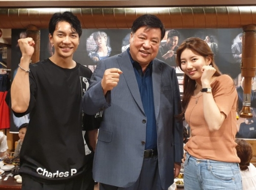서 회장은 릴레이 친환경캠페인인 ‘플라스틱 프리 챌린지 운동’의 다음 참여자로 배수지와 이승기를 추천하며 배가본드 홍보와 엔터사업의 남다른 애정을 드러낸 바 있다./사진=셀트리온