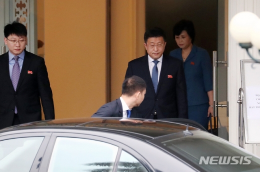 김혁철 북한 국무위원회 대미특별대표와 김성혜 통일전선부 통일책략실장. /사진=뉴시스