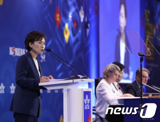 국제항공운송협회(IATA) 참석한 김현미 국토교통부 장관. /사진=뉴스1 신웅수 기자