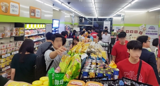 '손흥민 챔스결승 효과' 컸다… 편의점 