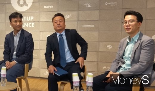 왼쪽부터 정의준 건국대 문화콘텐츠학과 교수, 곽성환 한국콘텐츠진흥원 게임문화팀장, 김진욱 스포츠서울 기자. /사진=채성오 기자