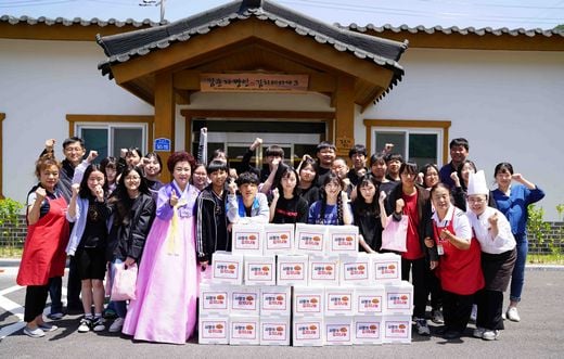 한성식품, 강원도 정선 김순자 명인 김치테마파크서 '사랑의 김치 나눔' 진행