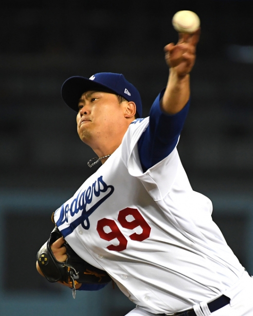 5일(한국시간) 미국 애리조나주 피닉스 체이스필드에서 열린 2019 미국메이저리그(MLB) 애리조나 다이아몬드백스 원정 경기에서 7이닝 무실점 최고의 피칭을 선보인 LA 다저스의 류현진. /사진=로이터