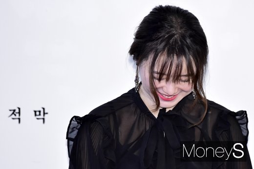 [머니S포토] 구혜선, 작가의 웃음일까 배우의 웃음일까