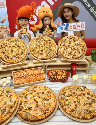 도미노피자, 문어와 슈림프의 재발견 … ‘문어밤 슈림프 피자’ 출시