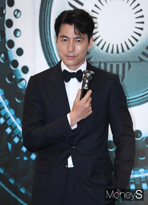 [머니S포토] 정우성, 포즈만 취해도 화보