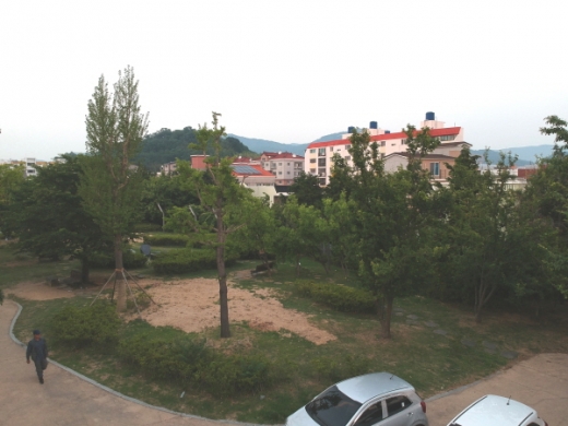 영화후반작업시설과 영화상영관을 갖춘 복합영화문화시설이 들어설 김해시 봉황동 122-6 일원의 사업 대상부지 전경./사진제공=김해시
