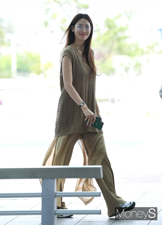 [머니S포토] 수현, 편안한 공항패션