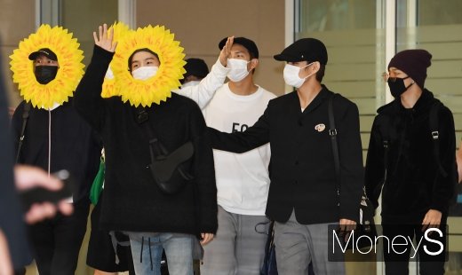 [머니S포토] 유럽을 사로잡고 돌아온 방탄소년단(BTS)