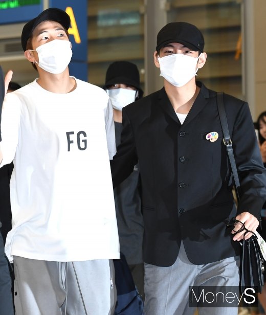 [머니S포토] 방탄소년단(BTS) RM·정국·뷔, 파리 소녀팬들 마음 흔든 비주얼