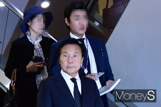[머니S포토] 손학규 대표, 고 이희호 여사 빈소 찾아 조문