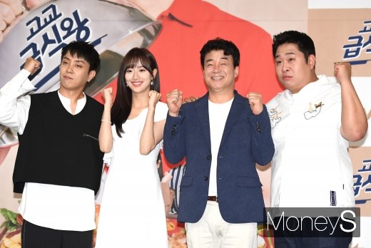 [머니S포토] 은지원·나은·백종원·문세윤 '고교 급식왕 파이팅!'