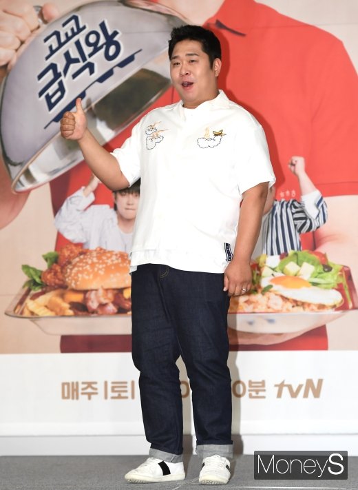 [머니S포토] 문세윤 '급식 먹방 기대해주세요'