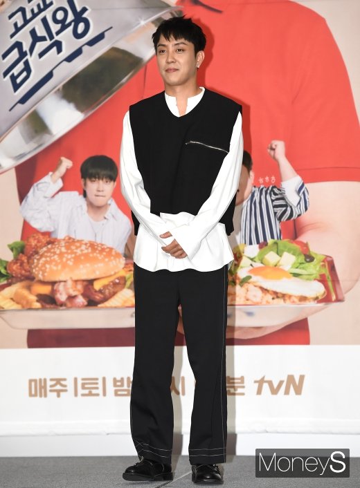 [머니S포토] 은지원, 독특한 패션 센스