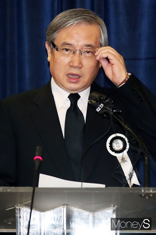 [머니S포토] 고 이희호 여사 유언 내용 공개한 김성재 상임이사