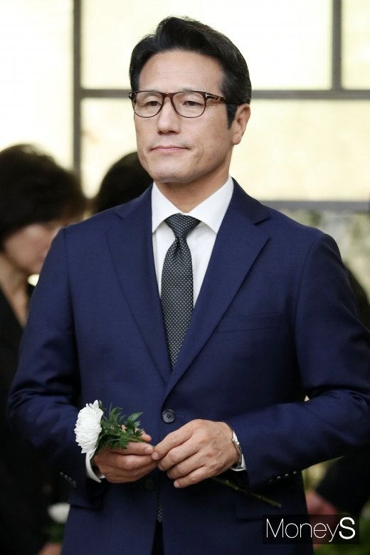 [머니S포토] 정병국 의원, 고 이희호 여사 조문