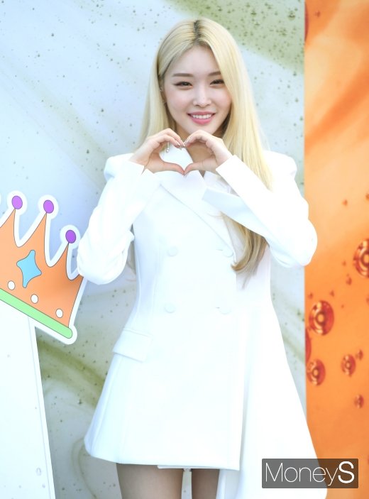 [머니S포토] 청하 '예쁜 하트 발사'