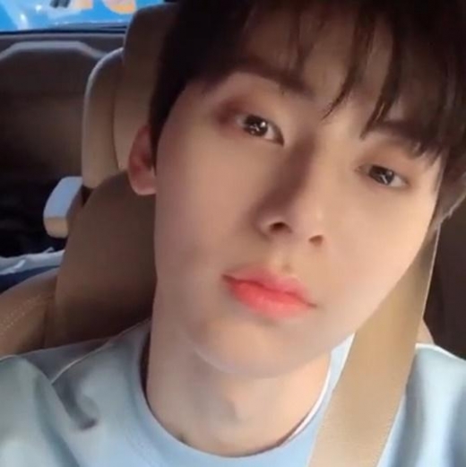 황민현, 무결점 '황제 비주얼'… 