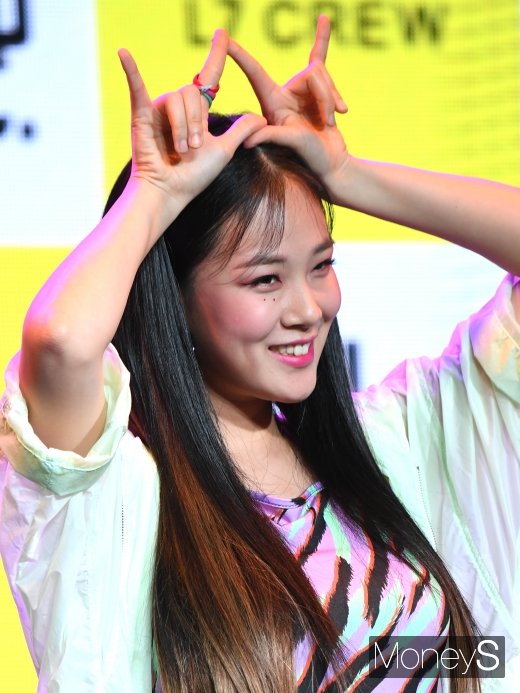 [머니S포토] 비비(BIBI) '나비 포즈'