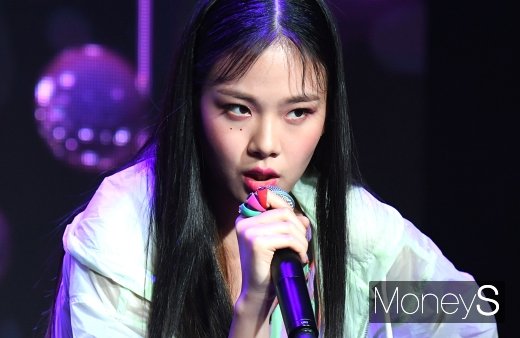 [머니S포토] 비비(BIBI) '독특한 음색~'