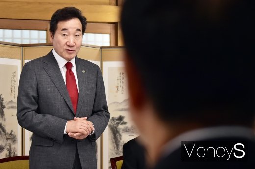 [머니S포토] 이낙연 총리 