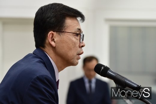 [머니S포토] 홍장표 소득주도성장특별위원장의 대안은?