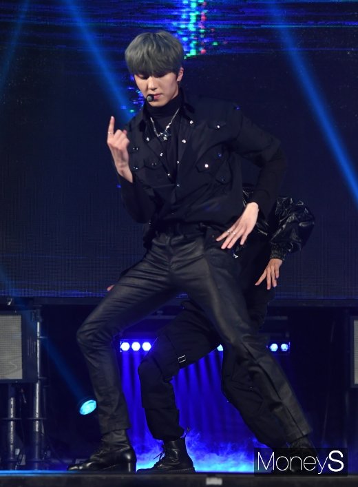[머니S포토] SF9 찬희 '막내의 섹시함 '
