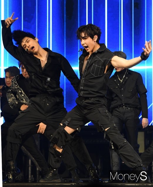 [머니S포토] SF9 태양·재윤 '호흡 척척'