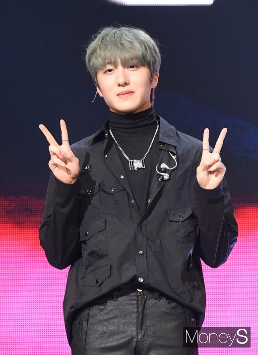 [머니S포토] SF9 찬희 '귀엽게 브이~'