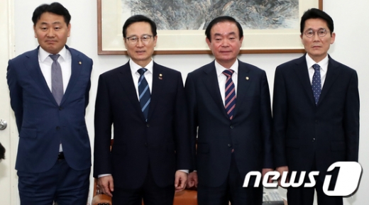 한국당 뺀 여야 4당, 6월 임시국회 소집 요구서 제출 (속보)