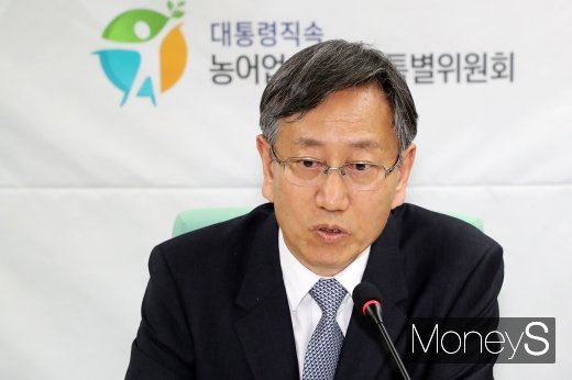 [머니S포토] 박진도 농특위원장 