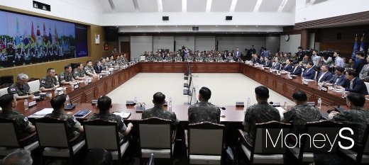 [머니S포토] 한자리에 모인 육·해·공 전군 지휘관들