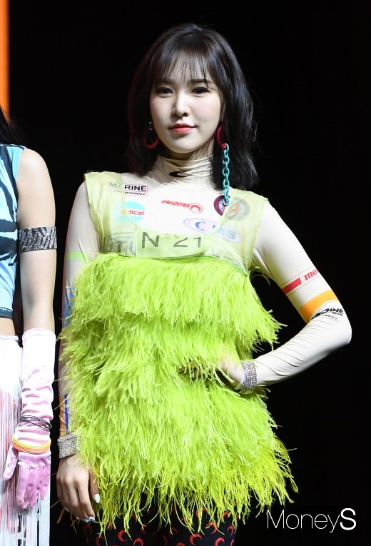 [머니S포토] 레드벨벳 웬디, 아무나 소하하기 힘든 패션