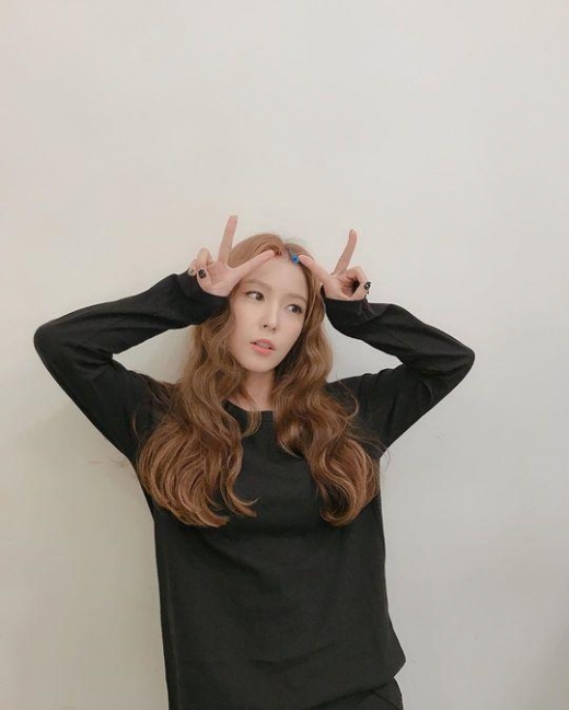 보아, 백설기 같은 뽀얀 피부 '눈길'