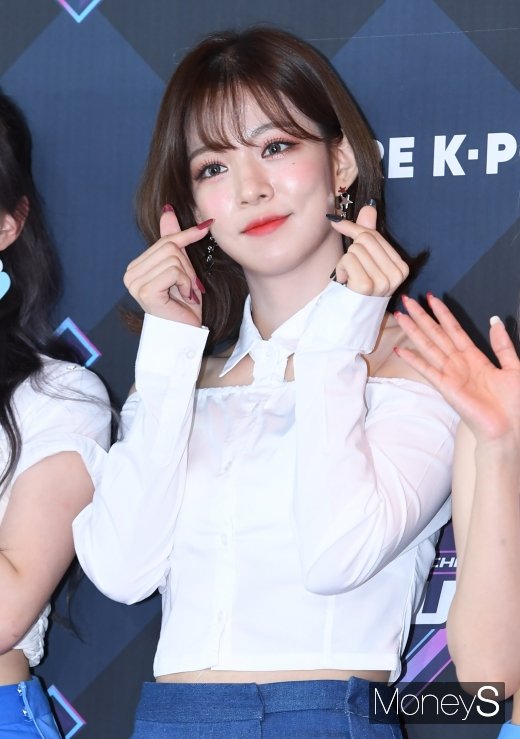 [머니S포토] 프로미스나인 이채영, 단발병 유발하는 미모