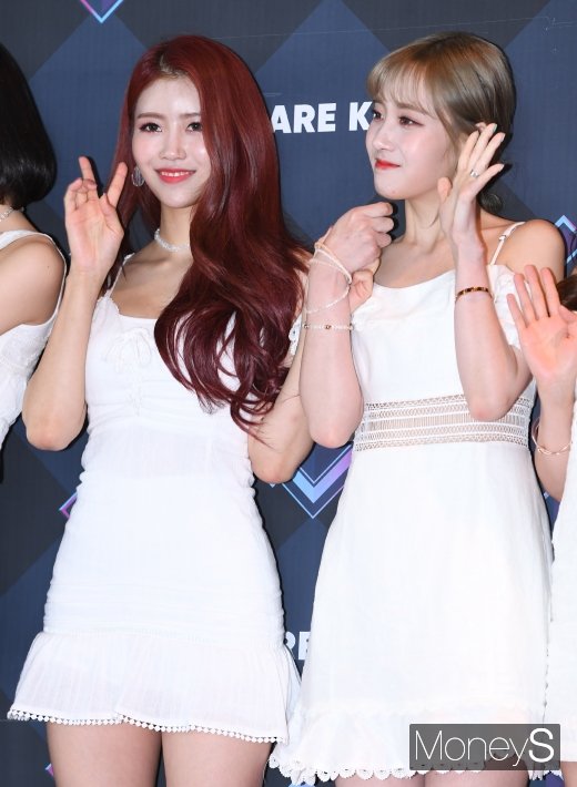 [머니S포토] 러블리즈 이미주·유지애 '손 꼭 잡고~'
