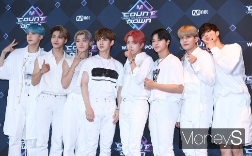 [머니S포토] 에이티즈, 올화이트 스타일링