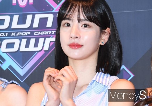 [머니S포토] 우주소녀 설아 '두근두근 아이컨택'
