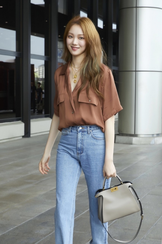 오늘(20일) 이성경이 팬미팅 참석차 김포공항을 통해 일본으로 출국했다. /사진=펜디