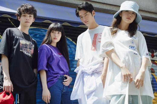 휠라 X 건담 콜라보 컬렉션