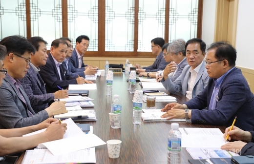 평택시는 지난 11일부터 주요 간부공무원이 참석해 '2019년도 하반기 주요업무계획 보고회'를 개최했다. / 사진제공=평택시