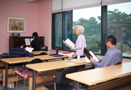 은퇴 후 삶을 즐기는 노인들의 모습/ 사진=머니투데이DB