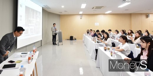[머니S포토] 네오 김포 온라인 전용 물류센터 오픈