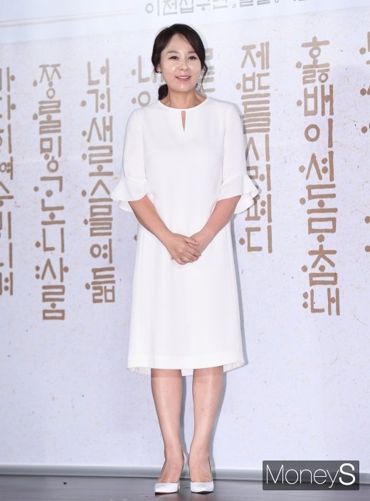 [머니S포토] '나랏말싸미' 전미선, 단아한 비주얼