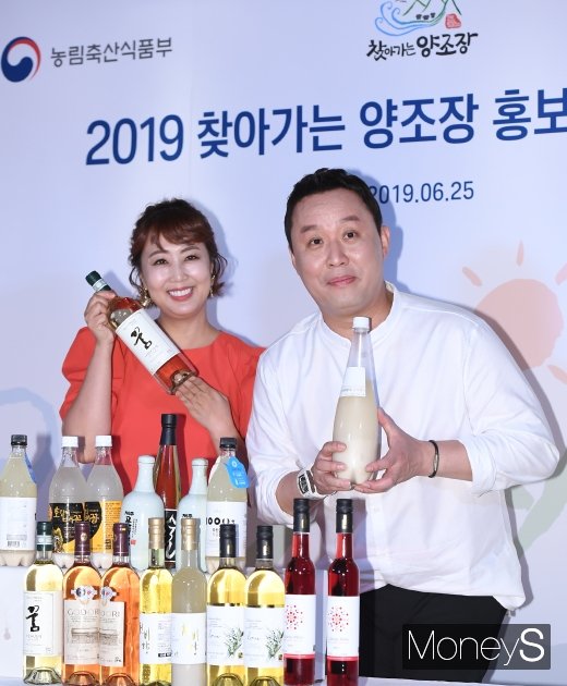 [머니S포토] 홍신애·정준하 '우리나라 전통주 사랑해주세요'