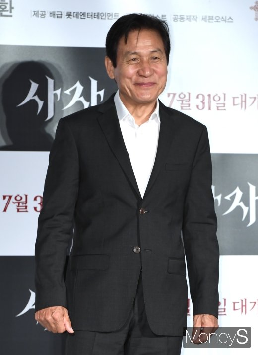 [머니S포토] '사자' 안성기, 국민배우의 미소