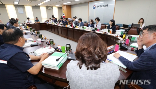 26일 오후 정부세종청사에서 최저임금위원회 제5차 전원회의가 열리고 있다. /사진=뉴시스