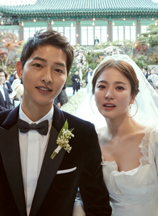 송중기 송혜교. /사진=블러썸엔터테인먼트 UAA엔터테인먼트 제공       