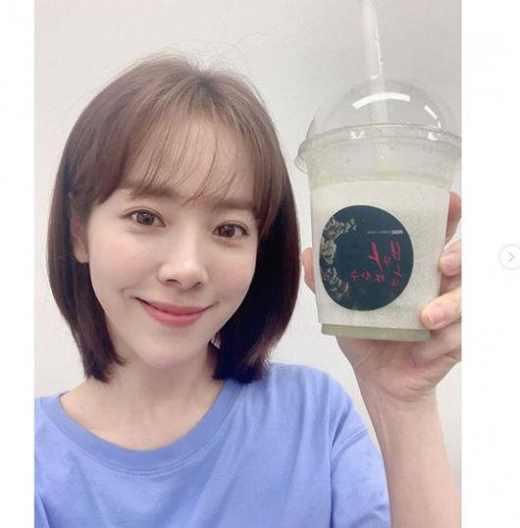 한지민, '봄밤' 응원 김고은 커피차 인증… 